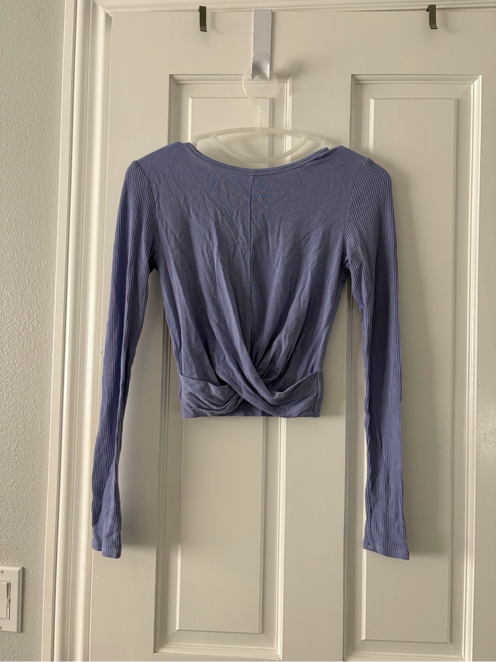 Alo Yoga Women’s Twist Front Knit Top